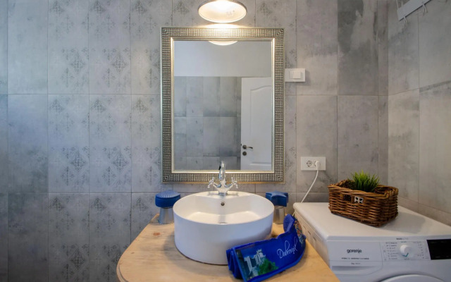 House Deja Blue in Orebic