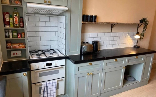 Modern 2 Bedroom Apartment in Edinburgh