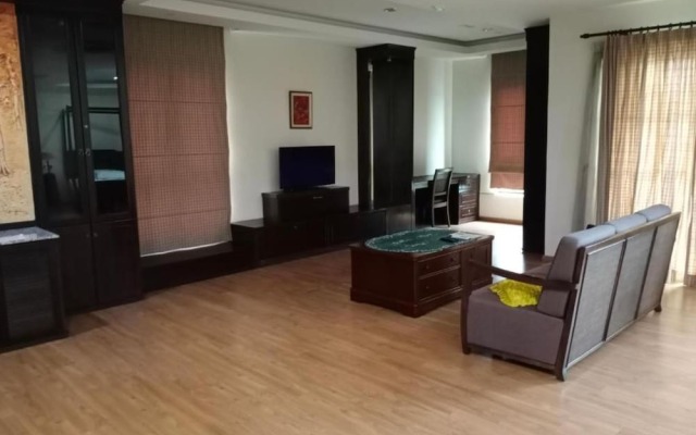 Capital O 90653 Maxwell Inn Boutique Hotel