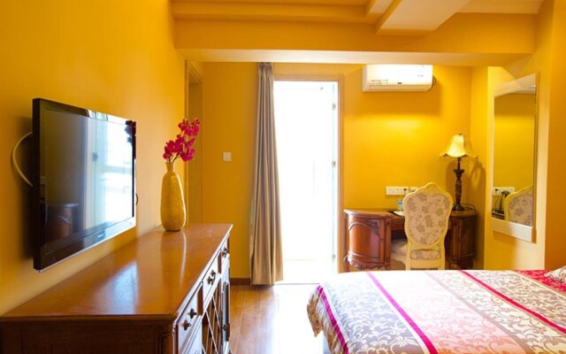 Hometree Theme Hotel