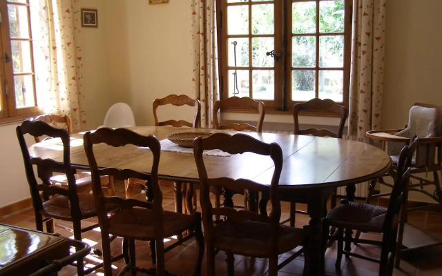 Maison provençale chaleureuse avec piscine