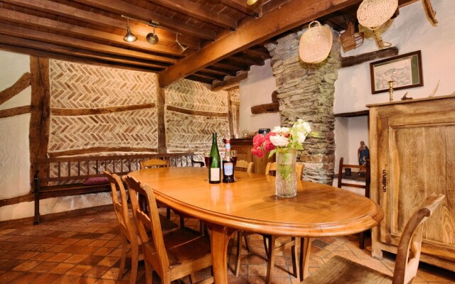 Picturesque Holiday Home in Petites Tailles with Garden