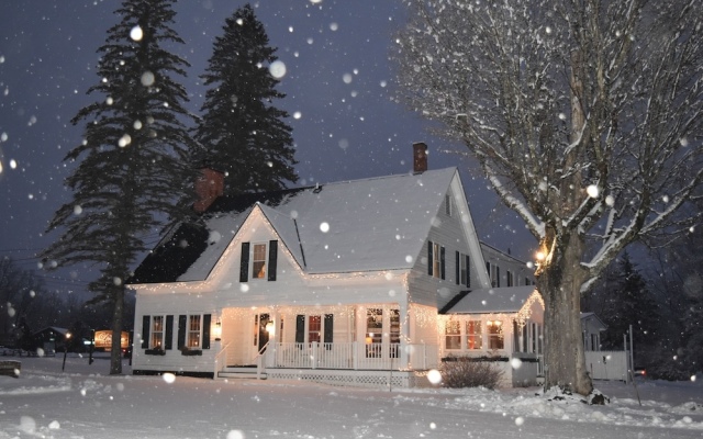 The Lincoln Inn & Restaurant At The Covered Bridge