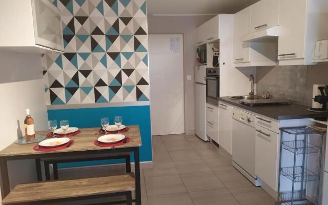 Beau studio avec grande terrasse