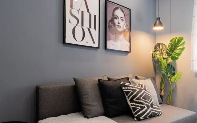 Chic Black & White 2BR on Dambovitei