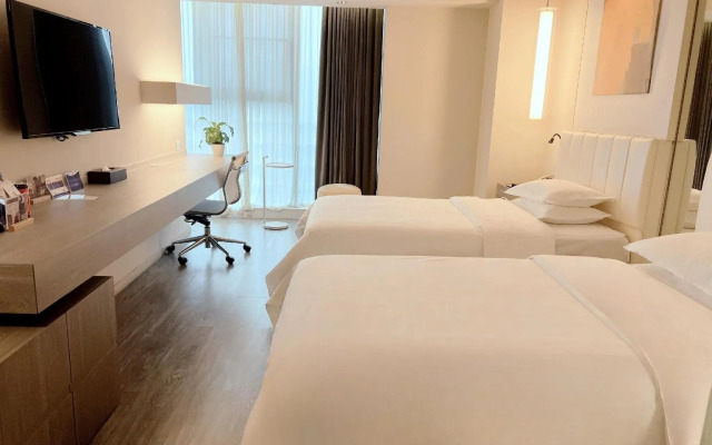 Metropolo Hangzhou Railway Station East