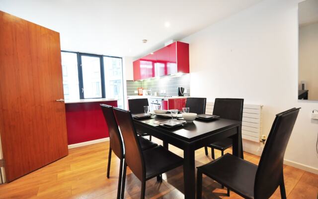 Modern Apartment in Old Street