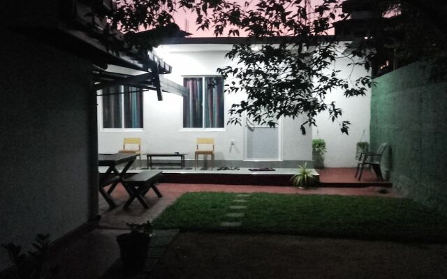 Araliya White House