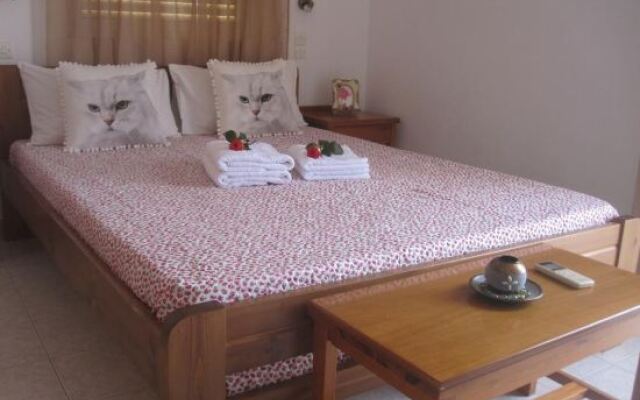 Nikos Rooms