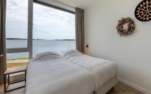 Spacious Waterfront Apartment