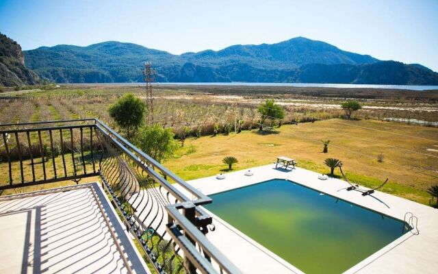Oasis Apart Hotel