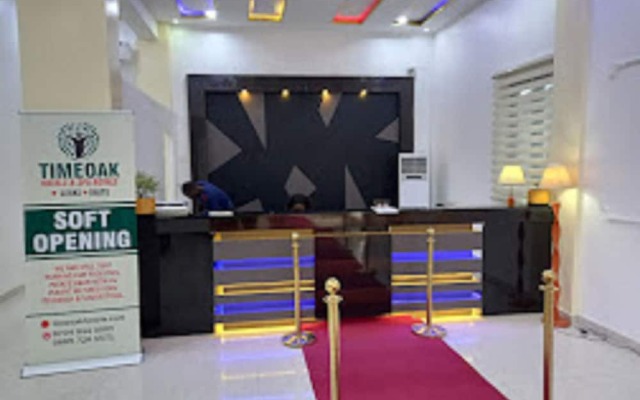 Time Oak Hotel and Suites Royale