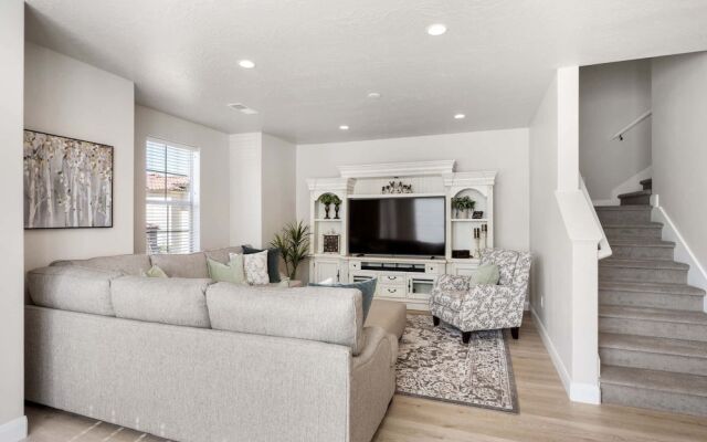 The Tree House 4 Bedroom Home