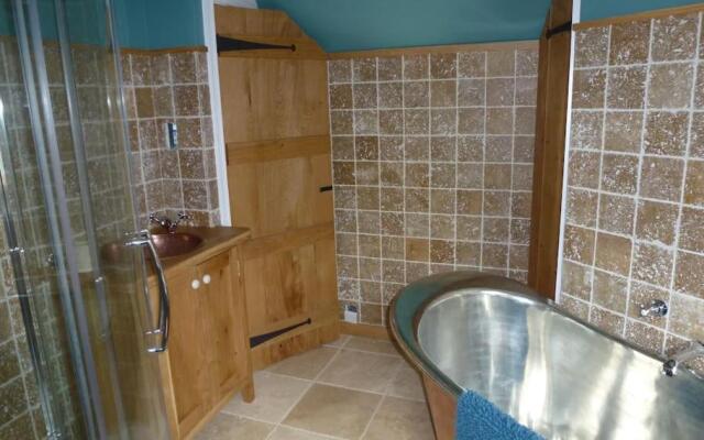 Spacious 4-bed House in Lynton
