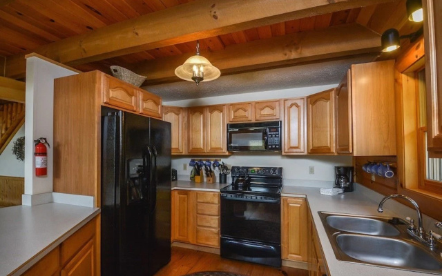 Lucky Bear Lodge House