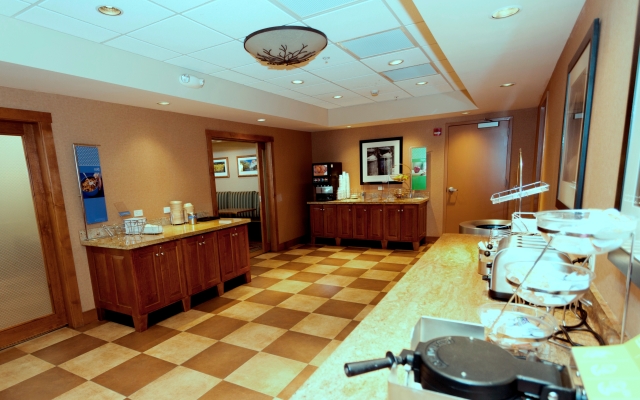 Hampton Inn & Suites Riverton