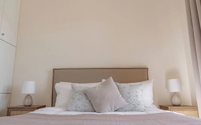 Phaedrus Living: Seaside Thalassa Cretan 203