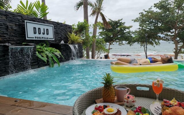 Dojo Pool Villa Beachfront
