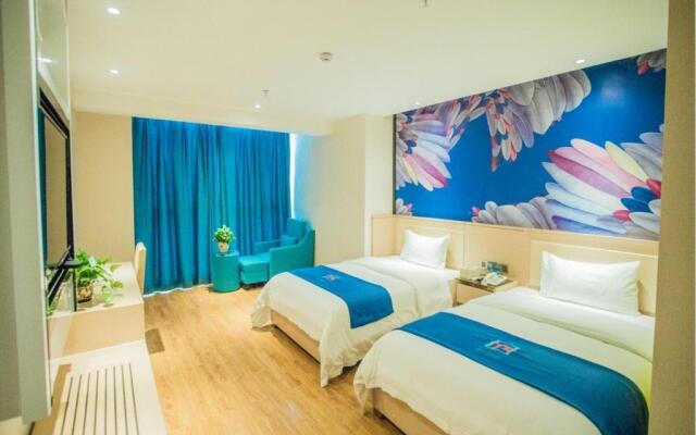 Pai Hotel Guiyang North Railway Station