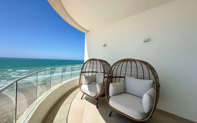 5BR Beachfront Luxury Condo