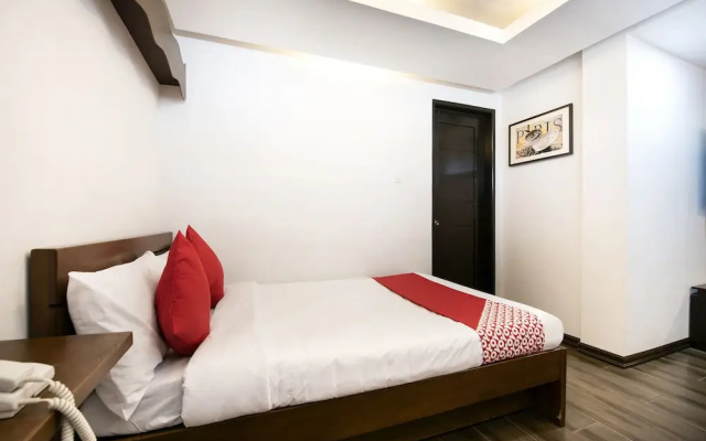 OYO 839 Monte Bianco Boutique Hotel