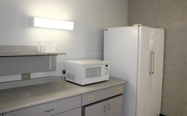 Residence & Conference Centre - Welland