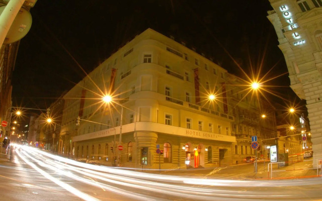 EA Hotel Sonata
