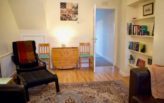 Welcoming and Homely 2 Bed in Central Location