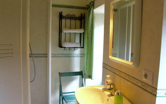 Holiday Home in Canossa With Swimming Pool, Garden, Barbecue