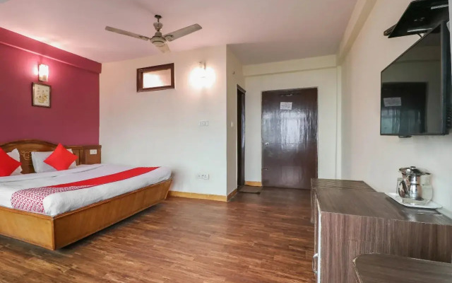 OYO 1818 Hotel Central