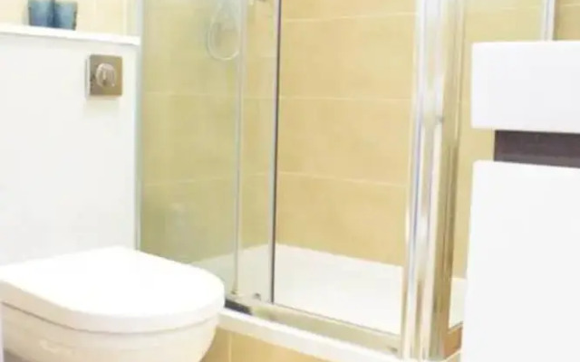 1 Bedroom Ladbroke Grove Flat
