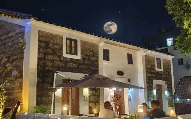 Weizhou Island Right Bank Travel Residence