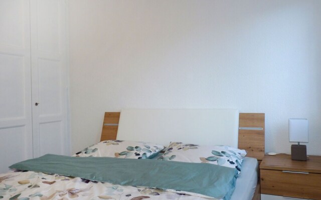 Apartment Domino B 48