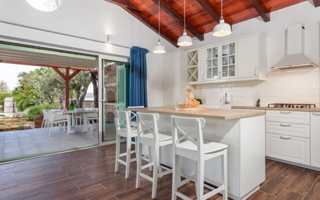 Amazing Home in Nerezine With Wifi and 3 Bedrooms