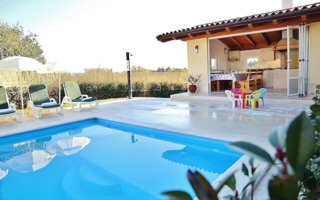 Charming Villa Only 10 Minutes Drive From the sea
