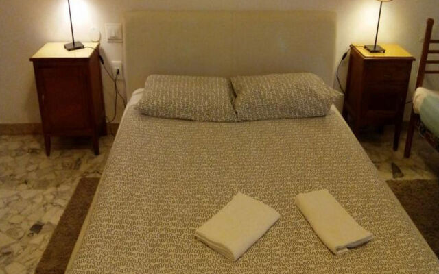 Bed & Breakfast‎ Asinelli