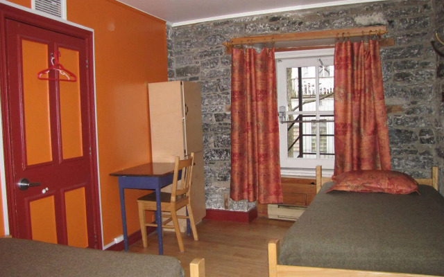 Auberge de la Paix - Hostel