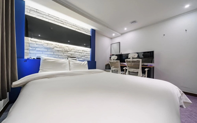 Hotel YOLO Yeongdeungpo