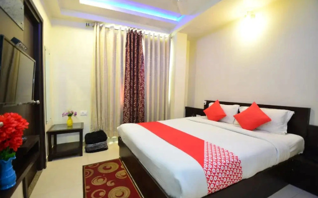 Ashu Hotel by OYO Rooms