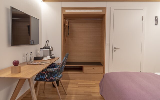 Отель Caspar Swiss Quality