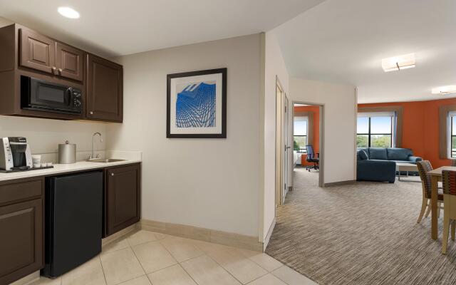 Holiday Inn Express & Suites Mt. Pleasant by IHG