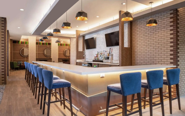 Embassy Suites by Hilton Cleveland Rockside