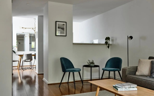 Stylish Townhouse in Melbourne's Playground