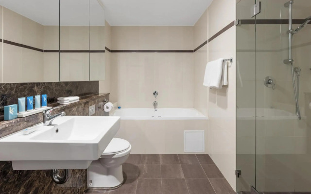 Meriton Suites World Tower