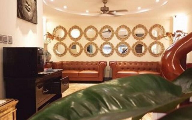 Tran Gia Hotel Huynh Thuc Khang