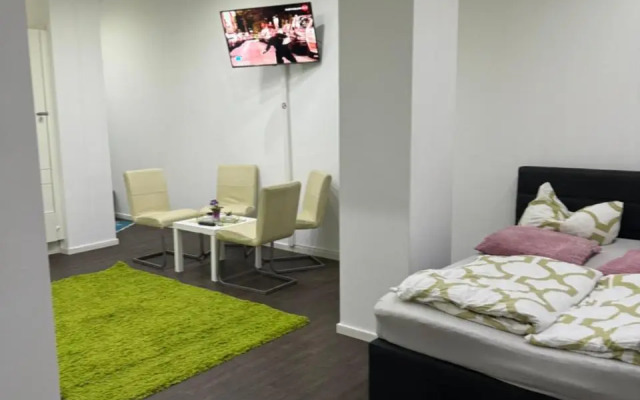 Luxuriöse Wohnung mit eigenem Garten