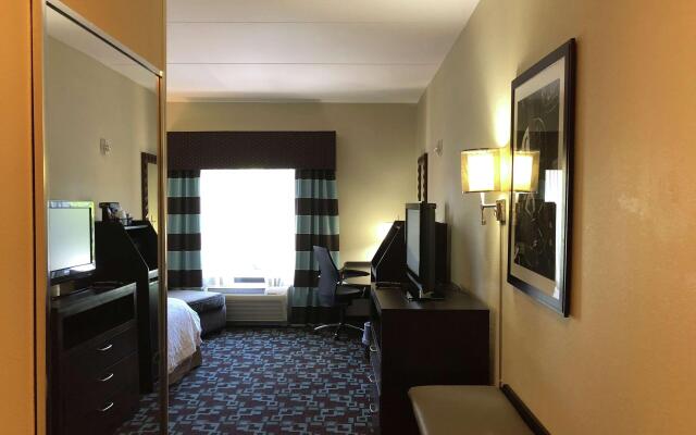 Hampton Inn & Suites Nashville @ Opryland