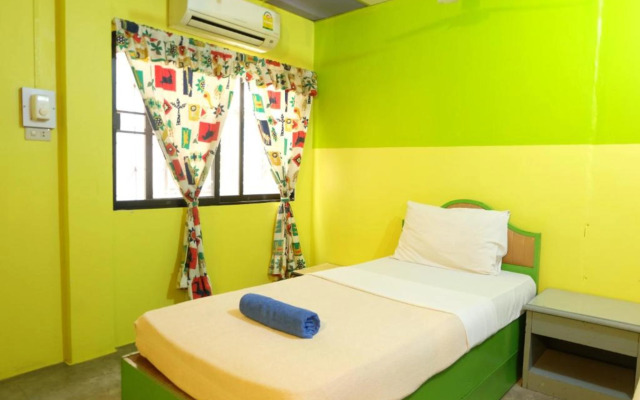 B&B House & Hostel