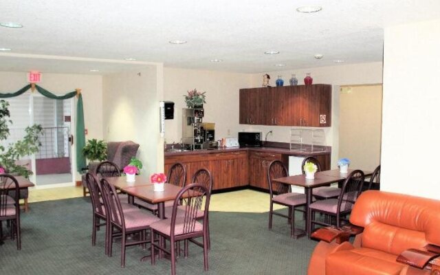 AmeriVu Inn & Suites - Cumberland