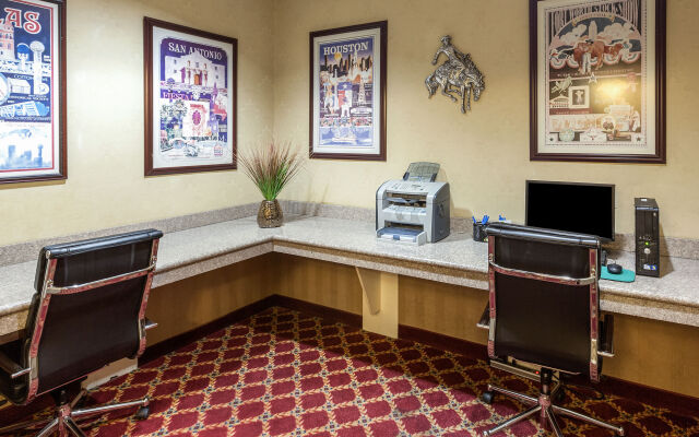 Comfort Inn & Suites Texas Hill Country